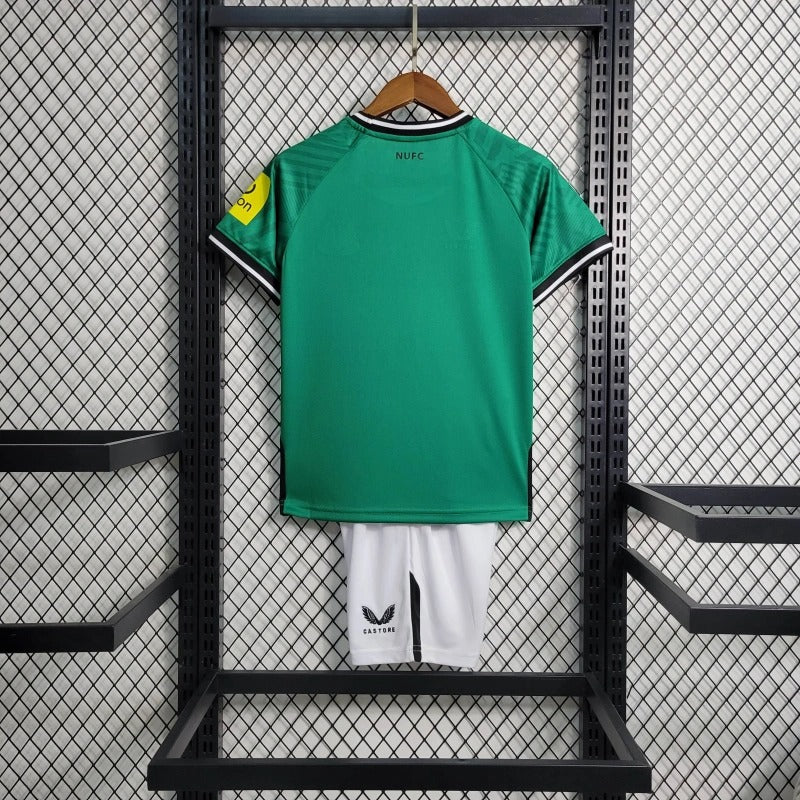 Newcastle Visita Kit Niños 2023/24