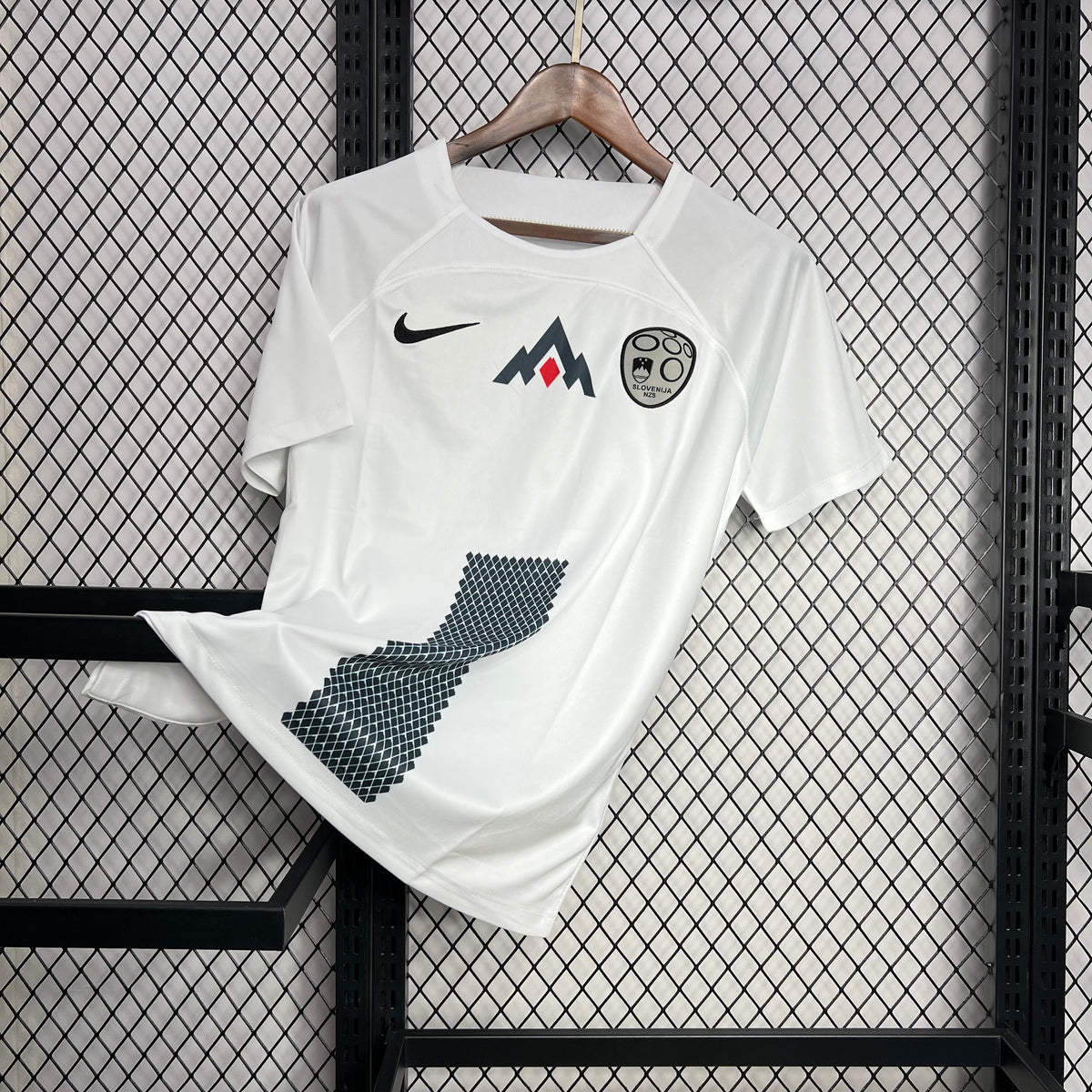 Camiseta Eslovenia Visita 2024 Versión Fan