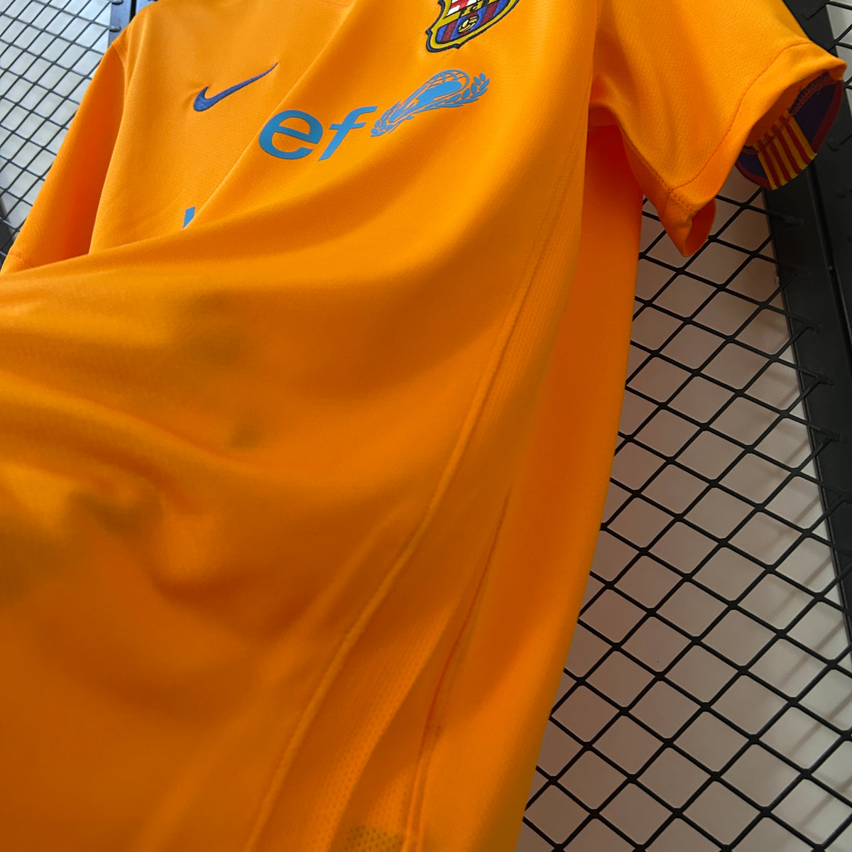 Camiseta FC Barcelona Visita Retro 2006/07 Versión Fan