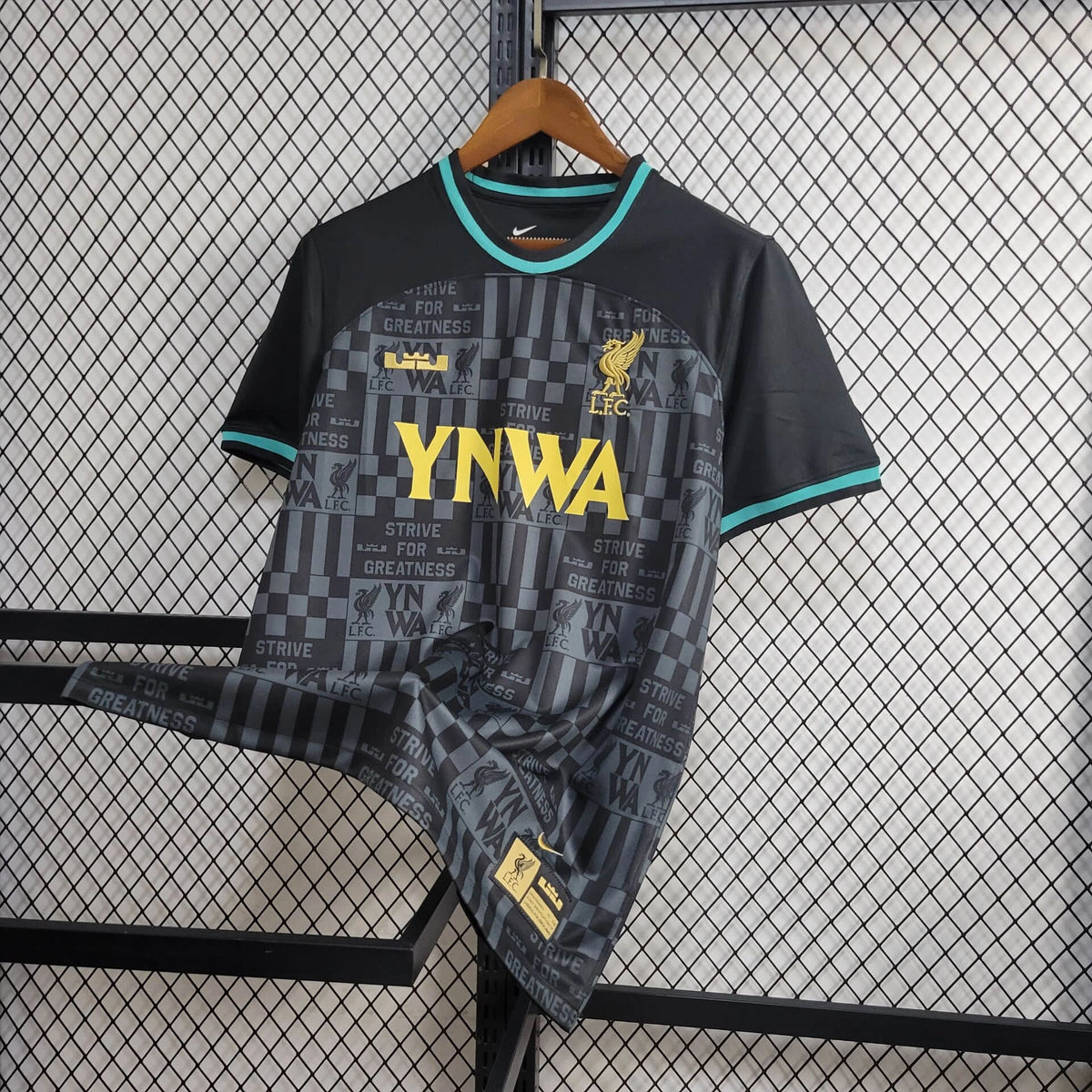 Camiseta Liverpool "LeBron James" 2023/24 Versión Fan