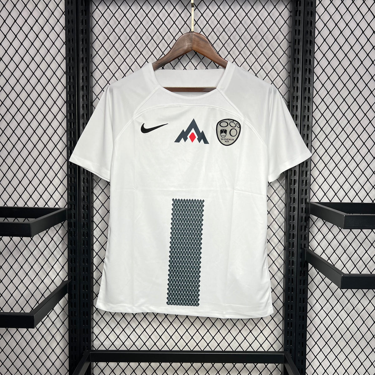 Camiseta Eslovenia Visita 2024 Versión Fan
