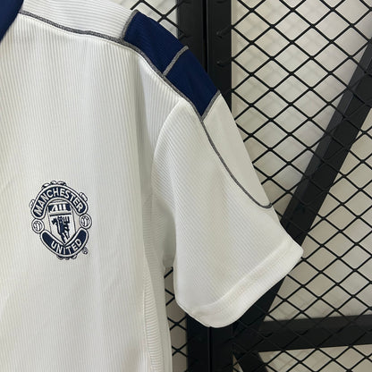 Camiseta Manchester United Visita Retro 2000/02 Versión Fan