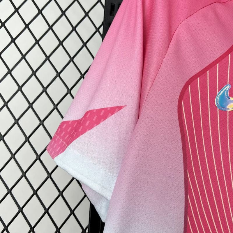 Camiseta FC Barcelona Edición Especial Rosa Oscuro 2025/26 Versión Fan