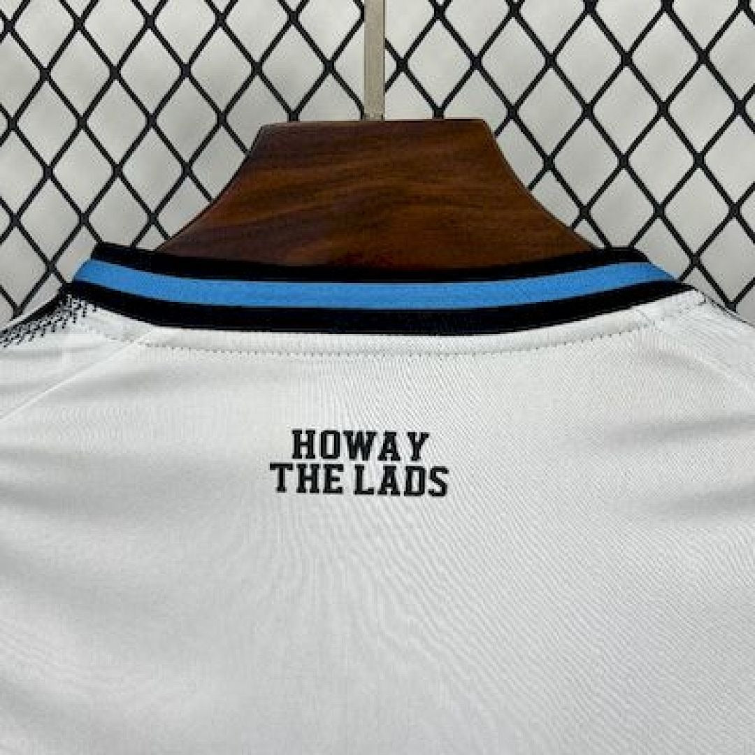Camiseta Newcastle Manga Larga Local 2025/26 Versión Fan