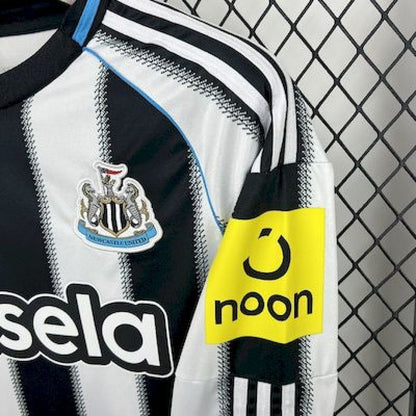 Camiseta Newcastle Manga Larga Local 2025/26 Versión Fan