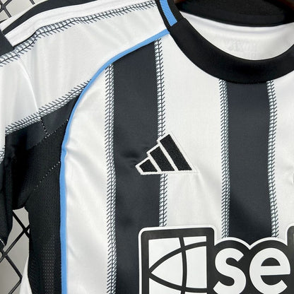Newcastle Local Kit Niños 2025/26