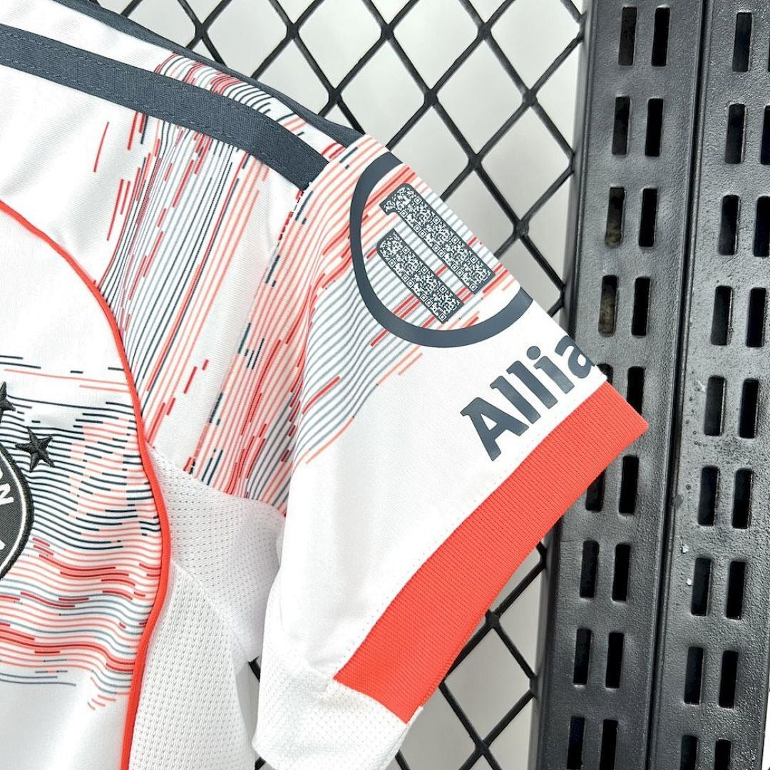 Bayern Munich Visita Kit Niños 2025/26