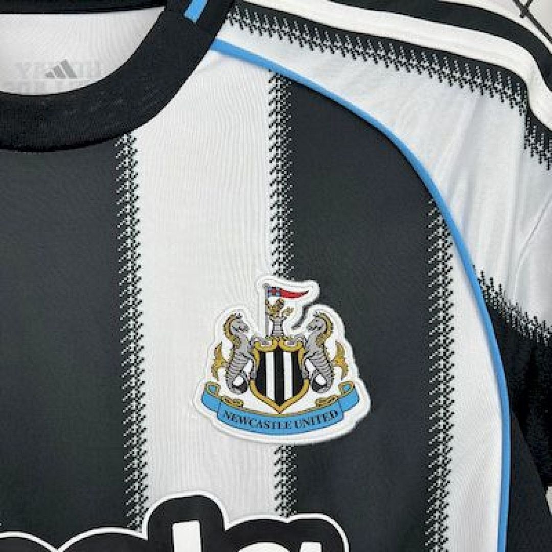 Camiseta Newcastle Local 2025/26 Versión Fan