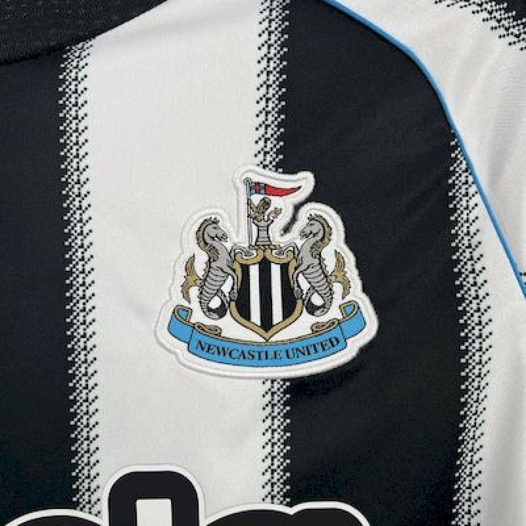 Camiseta Newcastle Manga Larga Local 2025/26 Versión Fan