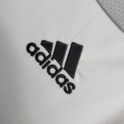 Camiseta Real Madrid Local Retro 2006/07 Versión Fan