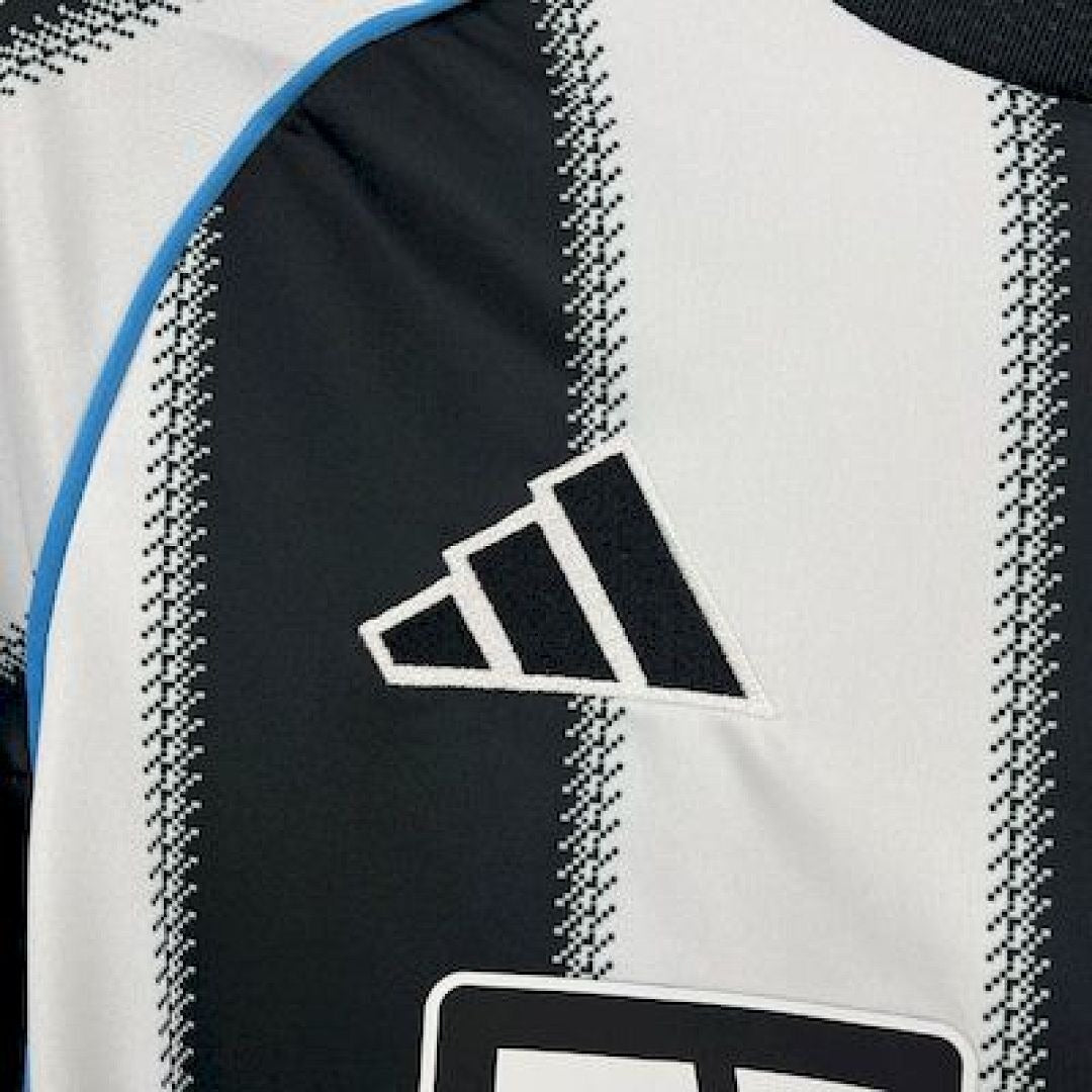 Camiseta Newcastle Manga Larga Local 2025/26 Versión Fan