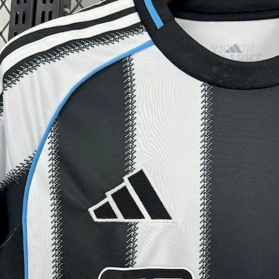 Camiseta Newcastle Local 2025/26 Versión Fan