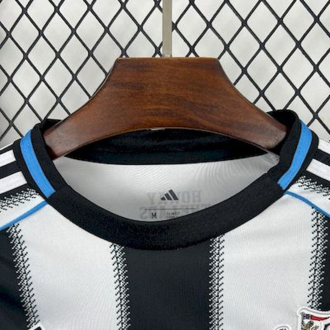 Camiseta Newcastle Manga Larga Local 2025/26 Versión Fan