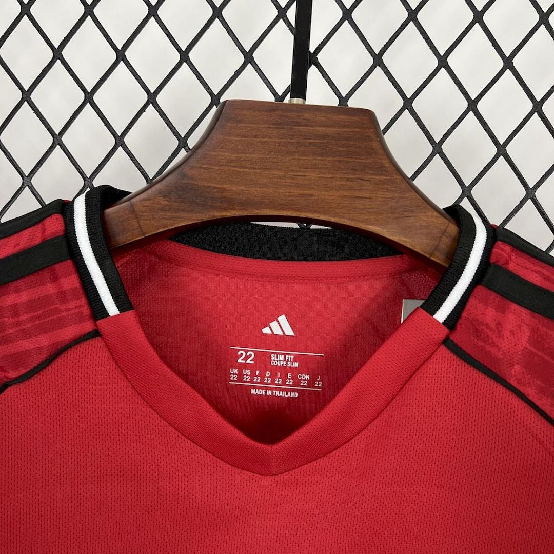 Manchester United Local Kit Niños 2025/26