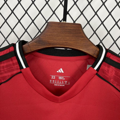 Manchester United Local Kit Niños 2025/26