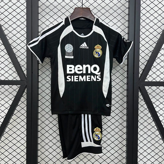 Real Madrid Visita Retro Kit Niños 2006/07