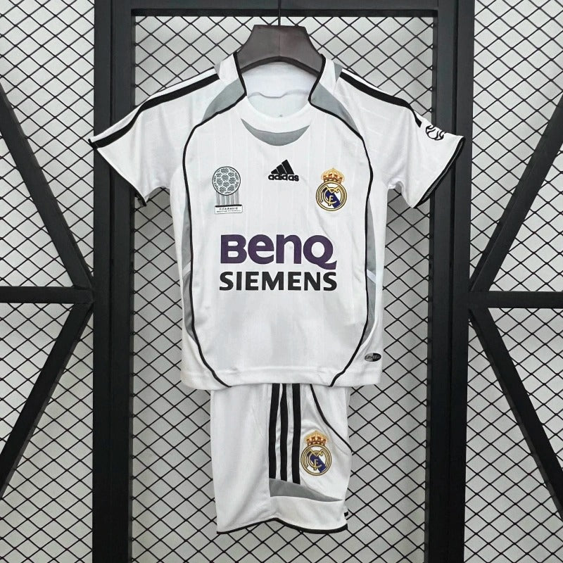 Real Madrid Retro Local Kit Niños 2006/07