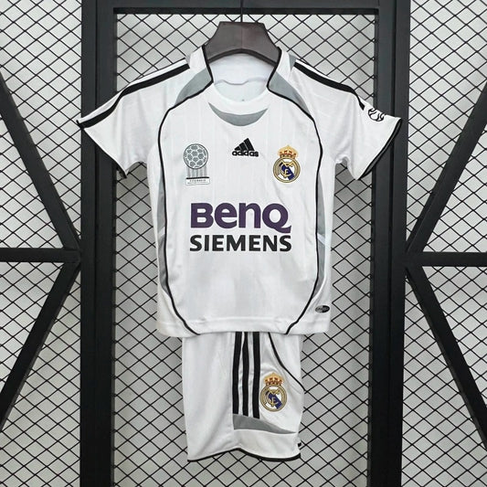 Real Madrid Retro Local Kit Niños 2006/07