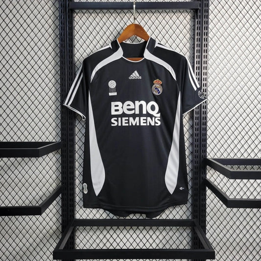 Camiseta Real Madrid Visita Retro 2006/07 Versión Fan