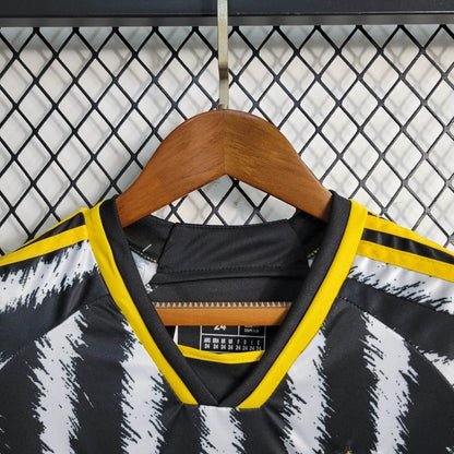 Juventus Local Kit Niños 2023/24