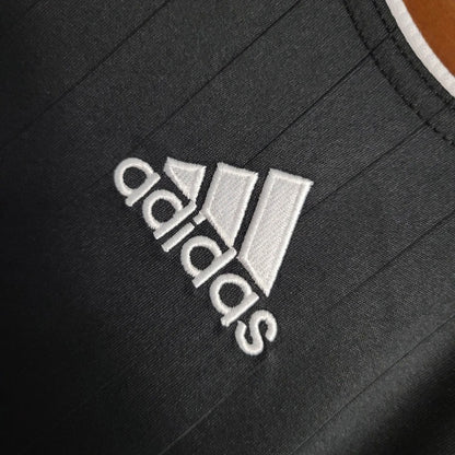 Camiseta Real Madrid Visita Retro 2006/07 Versión Fan