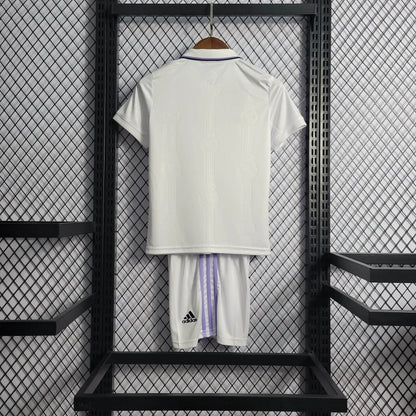 Real Madrid Local Kit Niños 2022/23