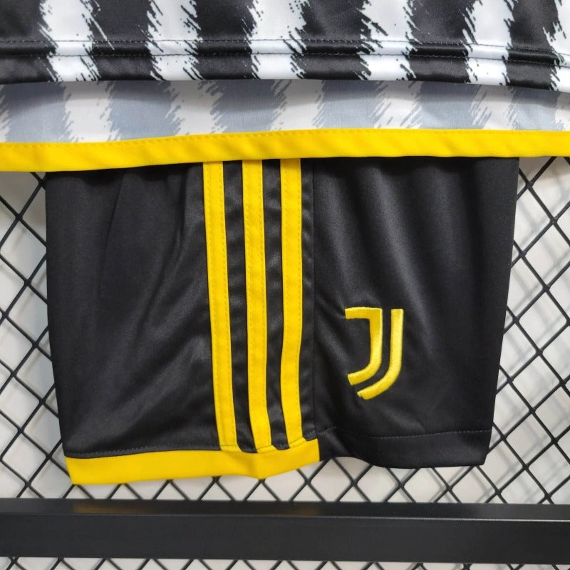 Juventus Local Kit Niños 2023/24