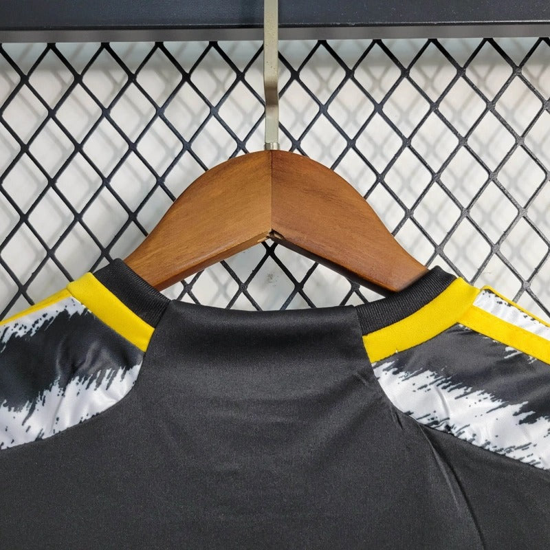 Juventus Local Kit Niños 2023/24