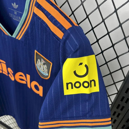 Newcastle Visita Kit Niños 2025/26