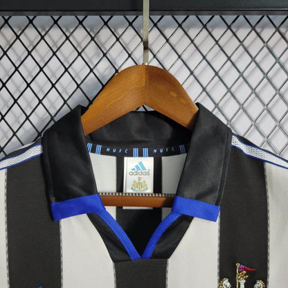 Camiseta Newcastle Local Retro 2000/01 Versión Fan