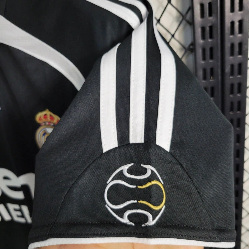 Camiseta Real Madrid Visita Retro 2006/07 Versión Fan