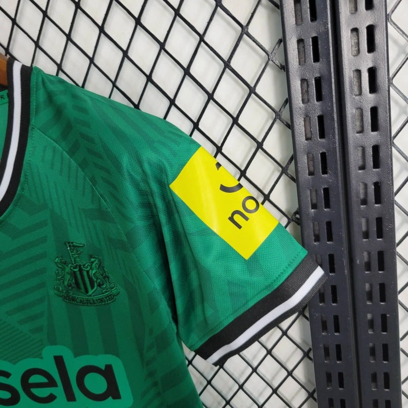Newcastle Visita Kit Niños 2023/24