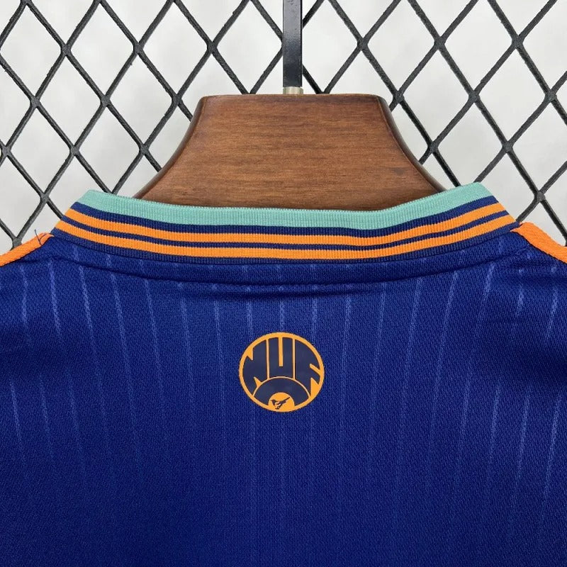 Newcastle Visita Kit Niños 2025/26