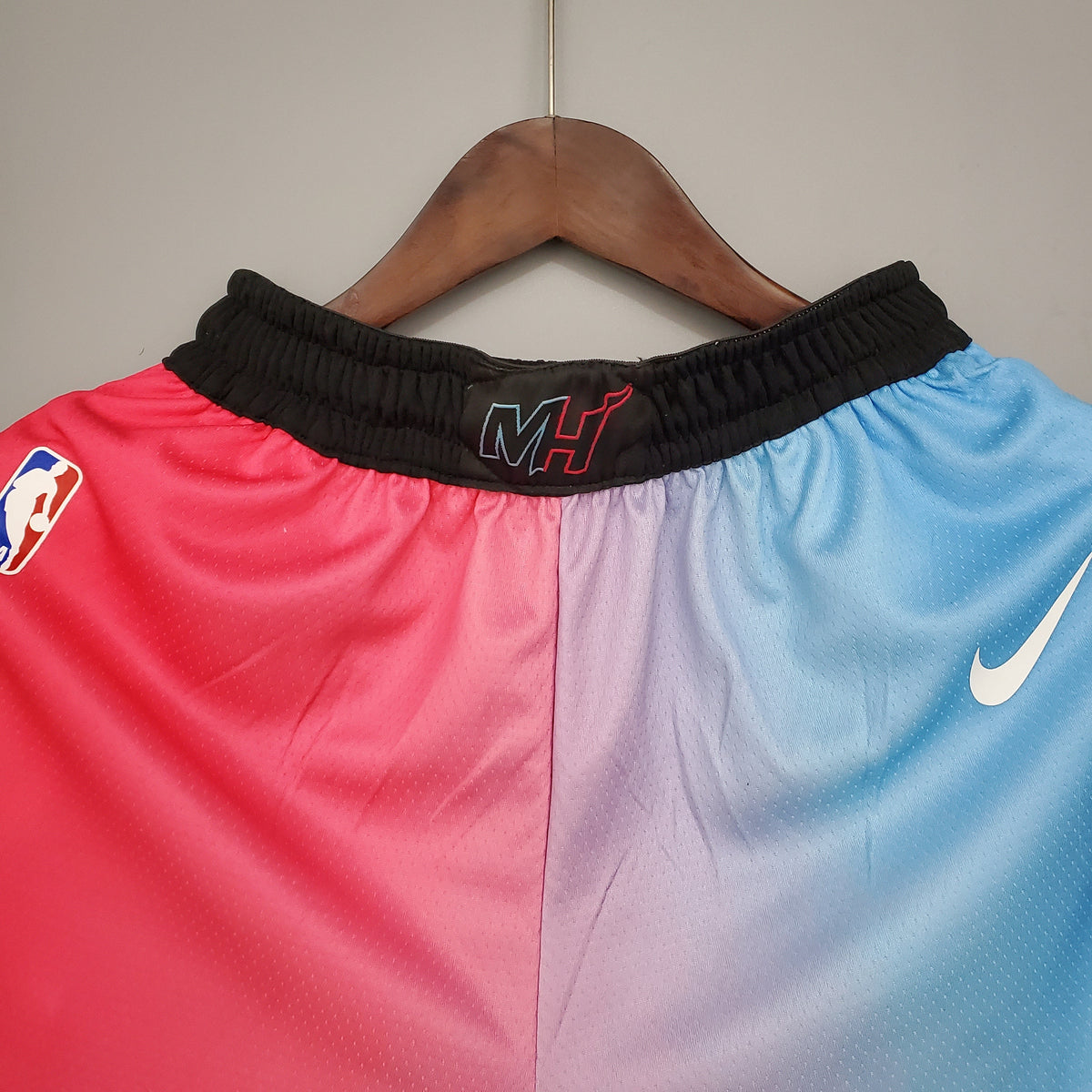 Camiseta Miami Heat "City Edition" Shorts Gradiente