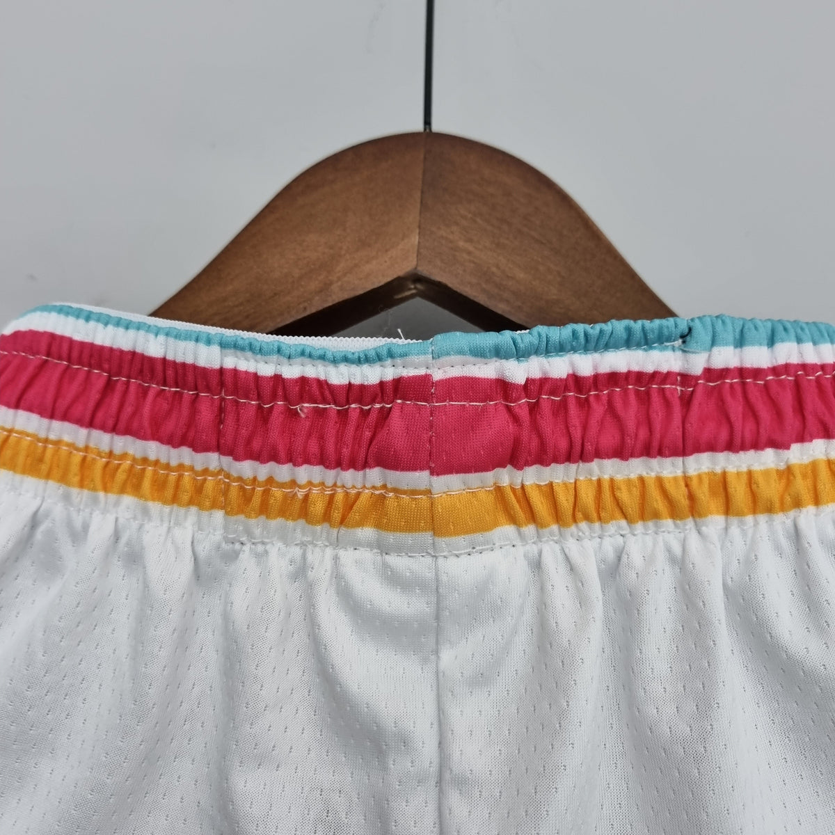 Camiseta San Antonio Spurs "Urban Edition" Shorts Blancos